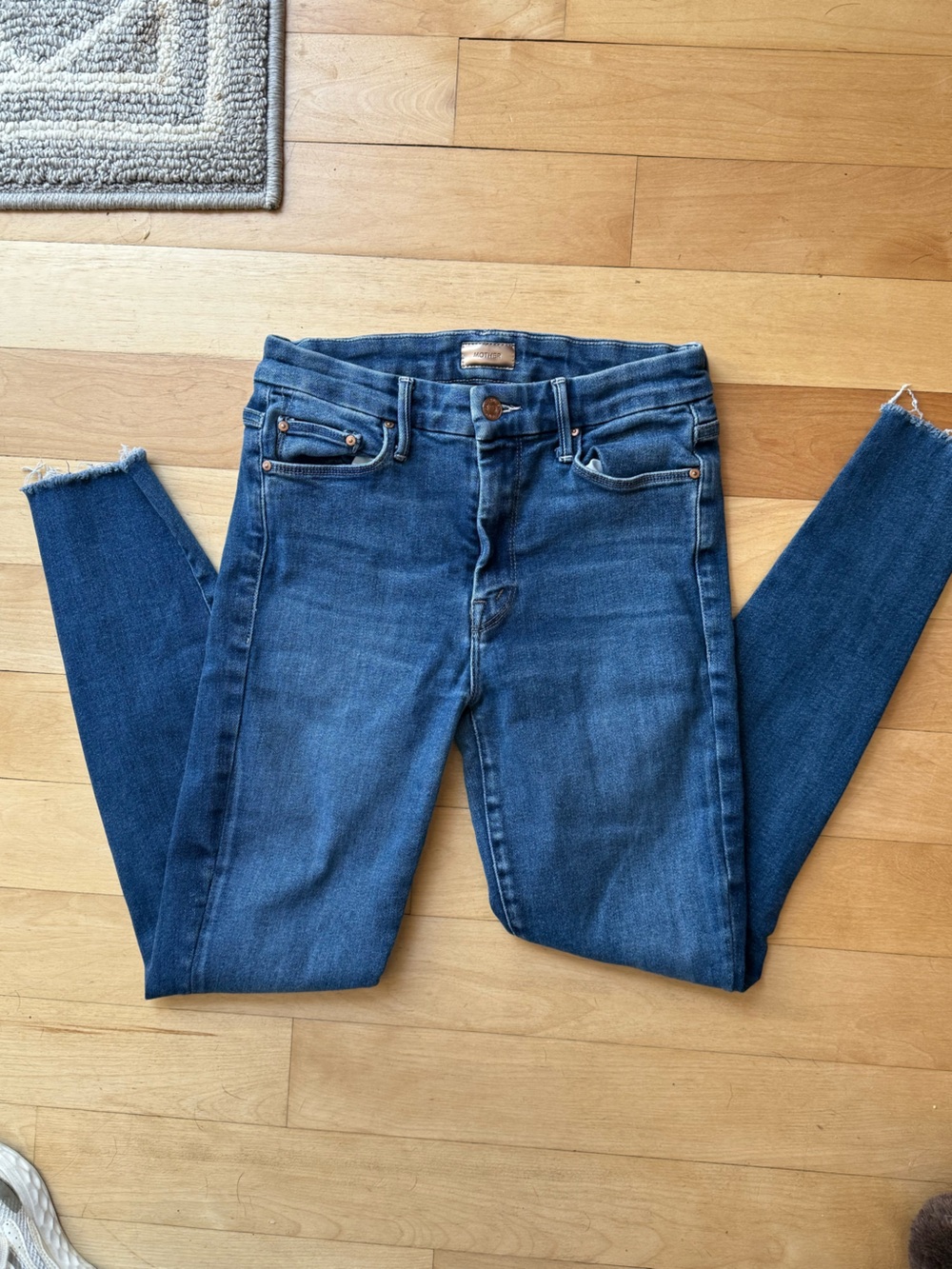 Mother Jean High-Rise Looker Straight-Leg Jeans in Medium Blue -home Movies - Picture 11 of 15